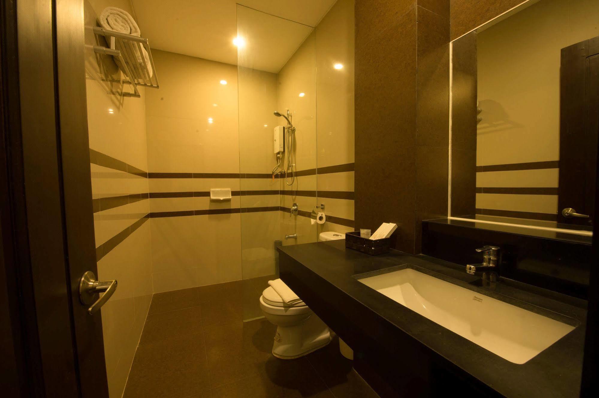 Infinity Suites Davao City Exteriér fotografie